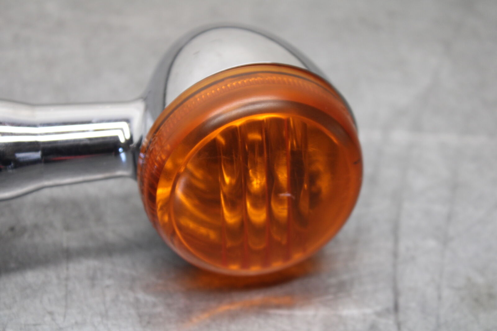 05-09 SUZUKI BOULEVARD C90 REAR BACK TURN SIGNAL BAR MOUNT BRACKET BB692