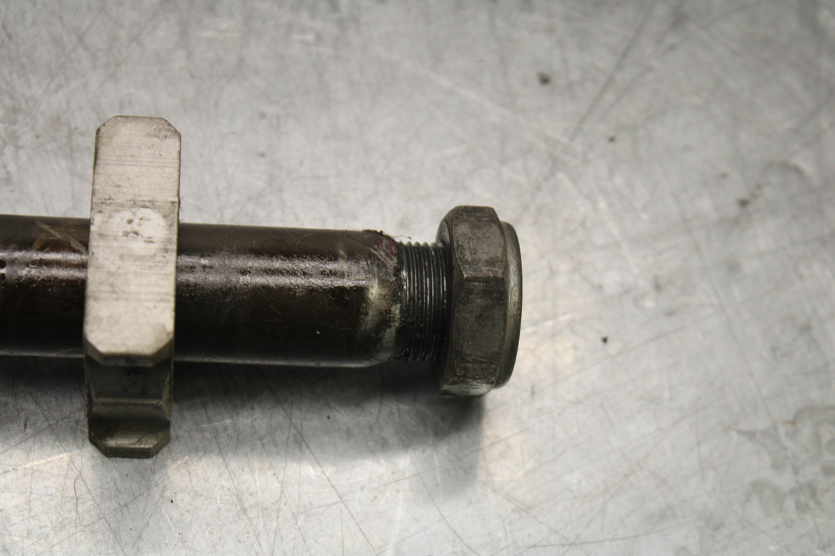05-06 HONDA CBR600RR REAR AXLE BACK WHEEL RIM PIVOT BOLT AXEL BB727