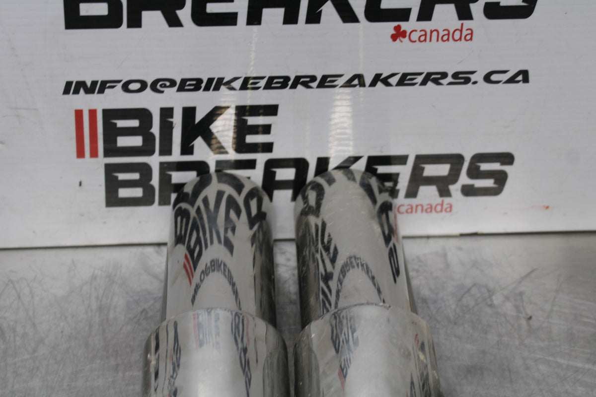 15 SUZUKI BOULEVARD C50 FRONT FORK COVER TOP GUARD SHIELD COWL  BB775