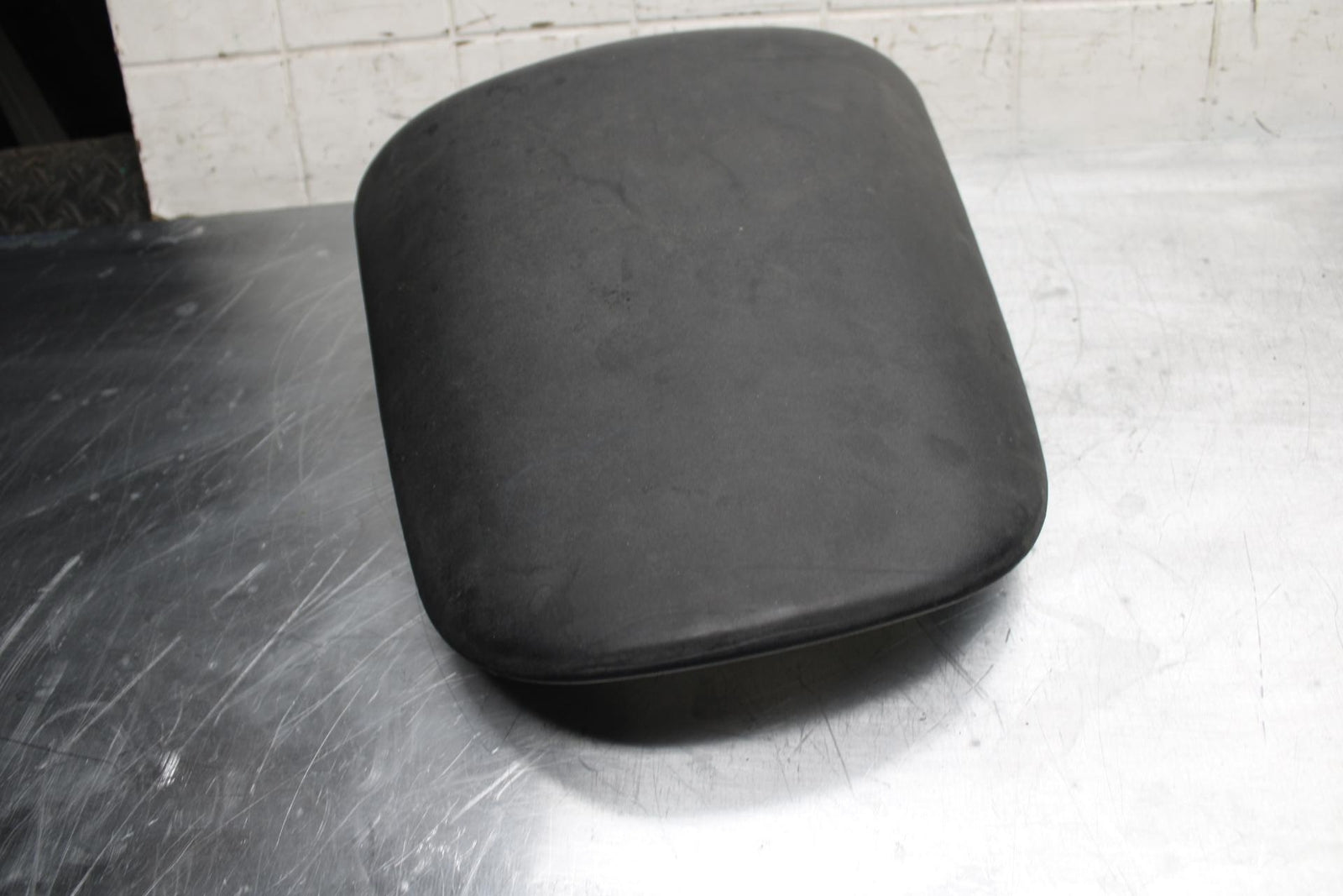 00-02 KAWASAKI NINJA ZX6R ZX600J REAR  PASSENGER TANDEM SEAT PAD SADDLE BB489