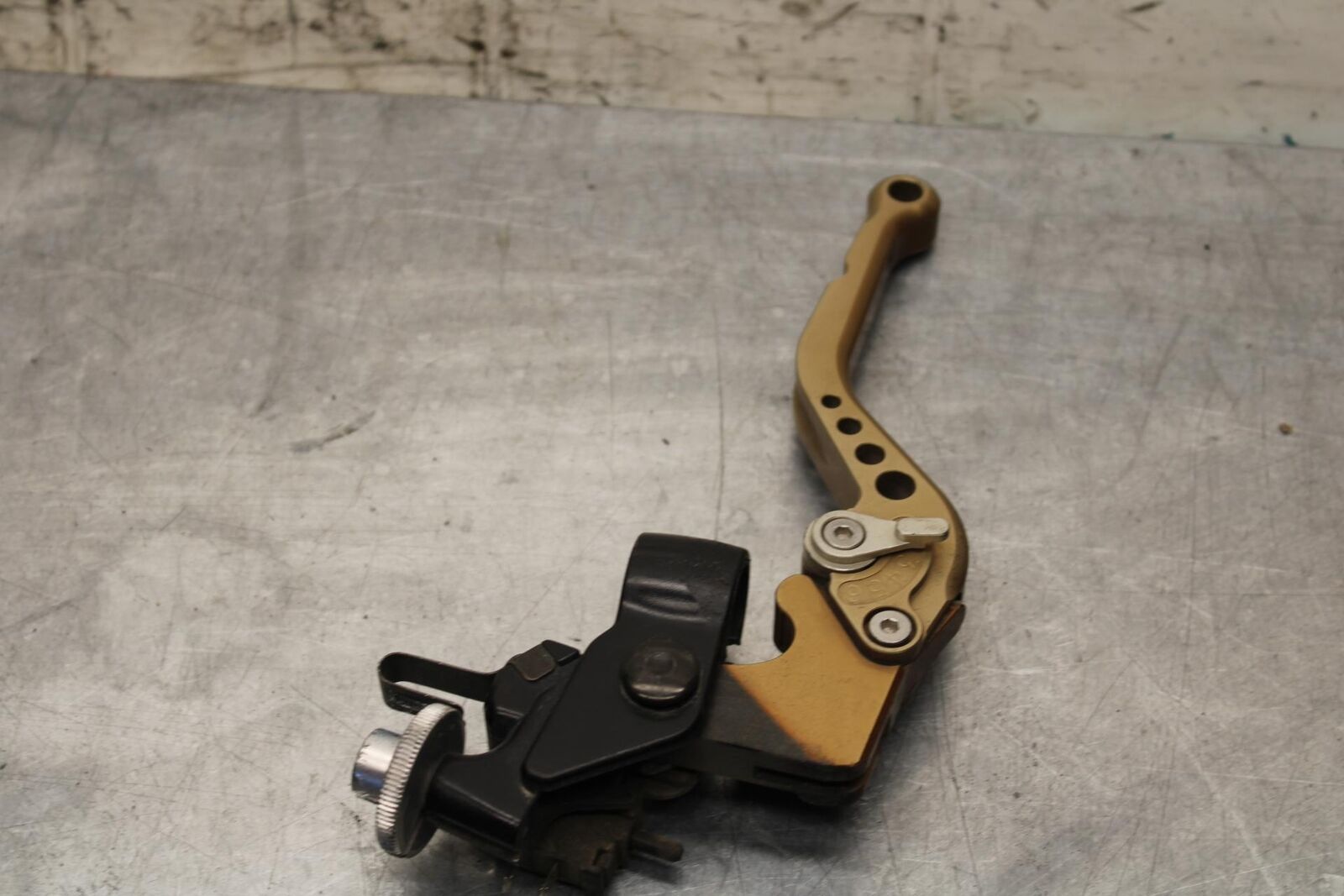 2006 Yamaha YZF R6 CLUTCH PERCH MOUNT WITH LEVER  BB560