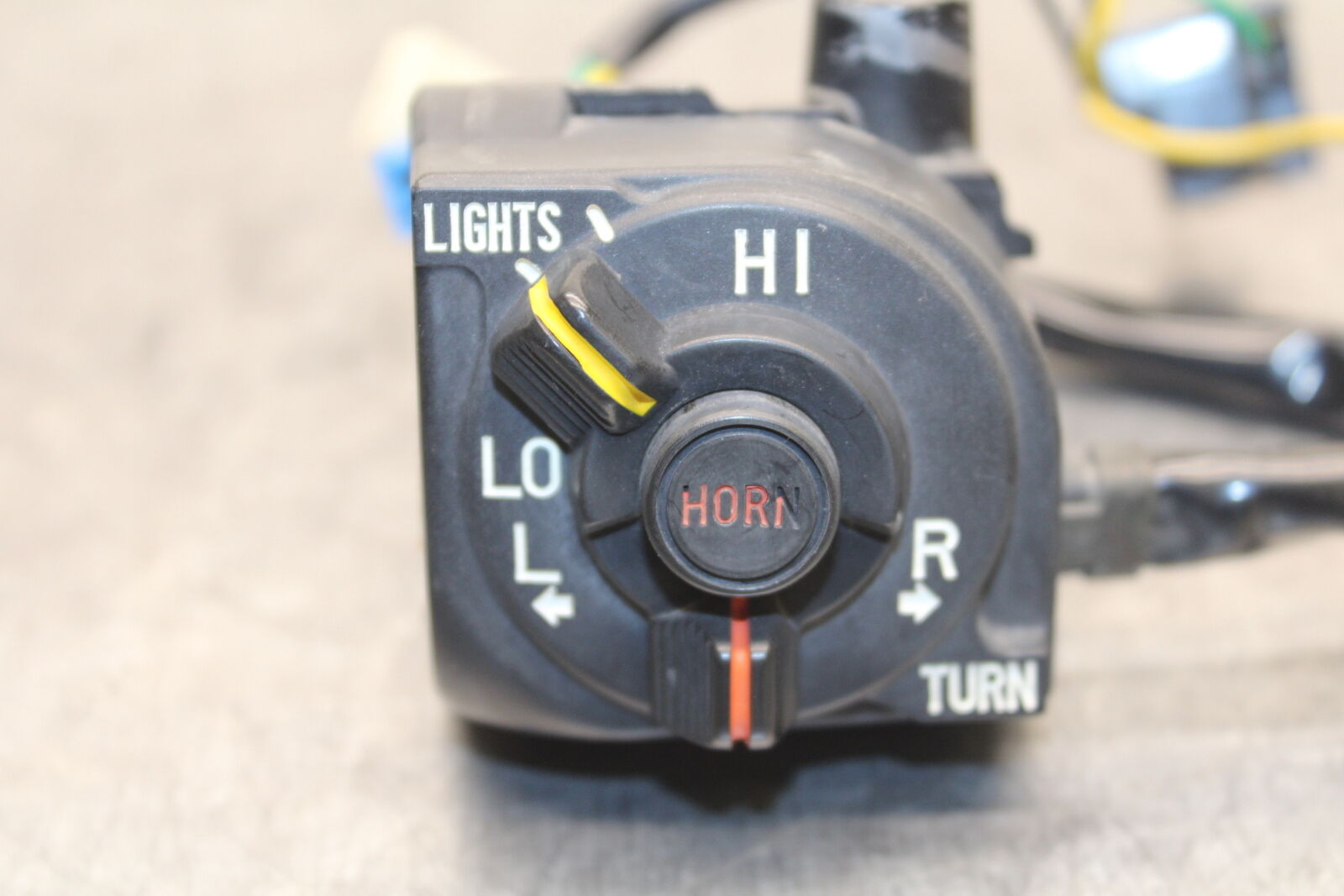 83-85 YAMAHA RIVA 180 XC180 LEFT HANDLE SWITCHES HORN SIGNALS SWITCH BB109