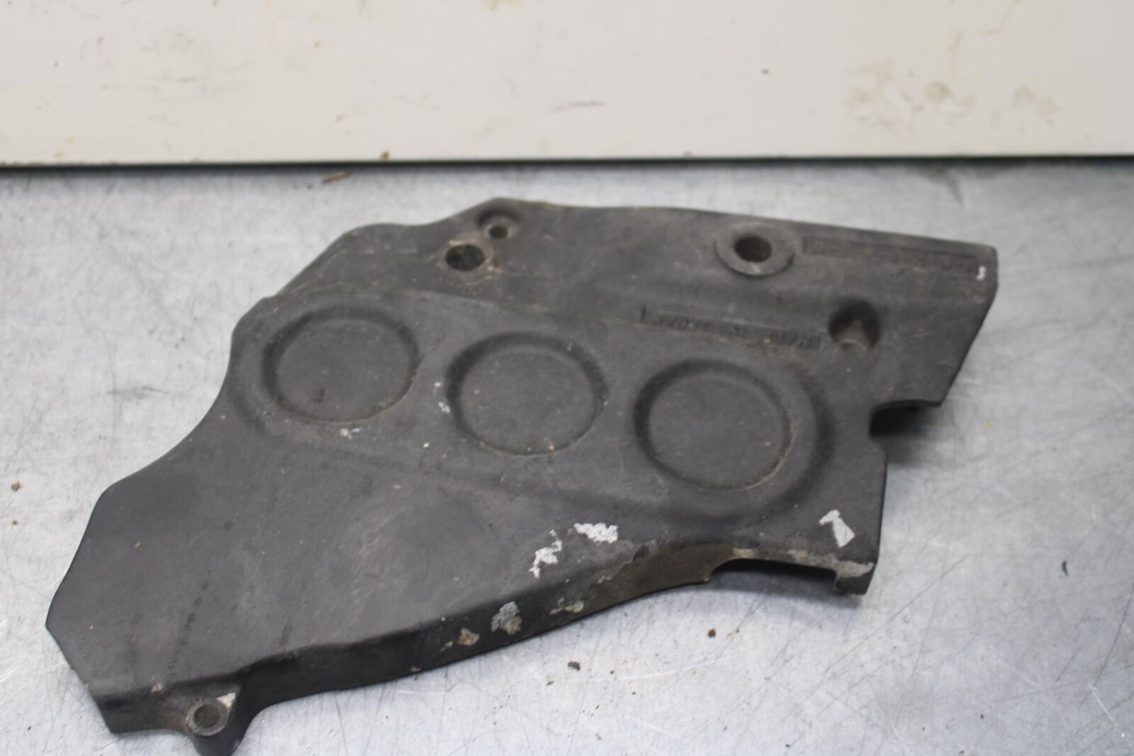 1988 Yamaha FZ600 ENGINE SPROCKET COVER BB601