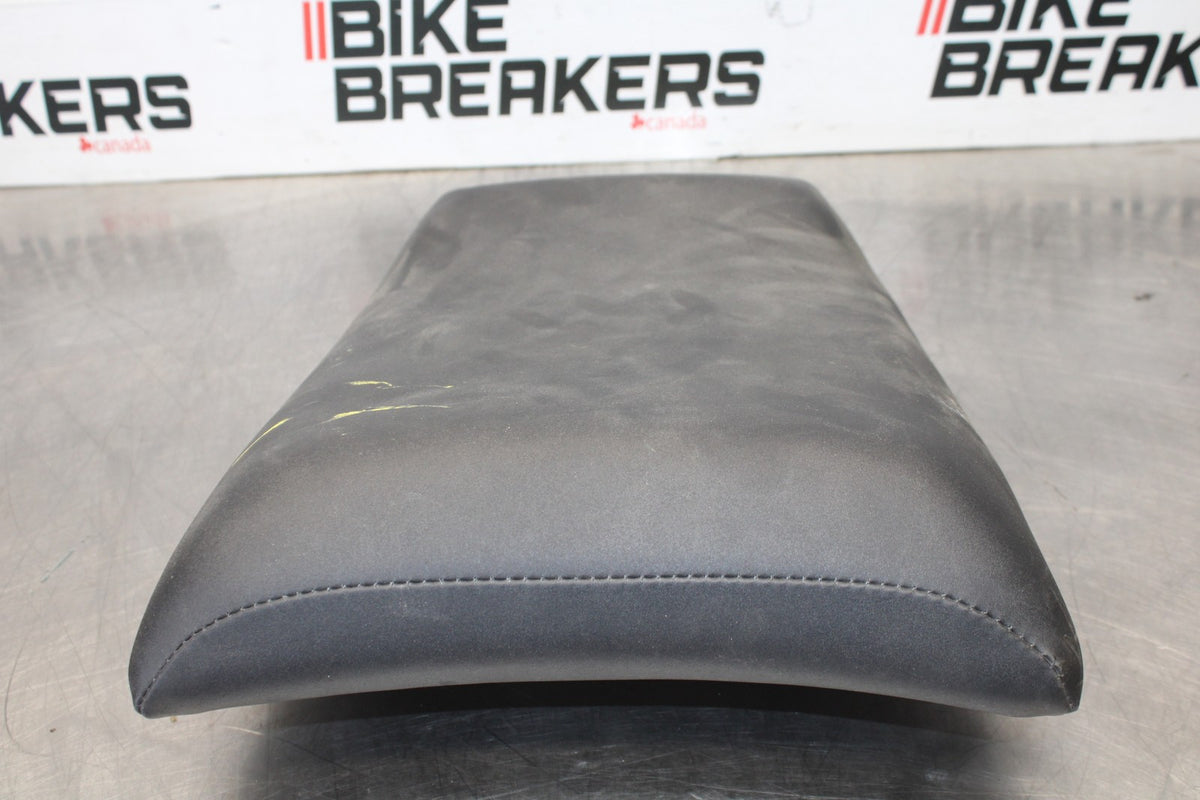 15-17 YAMAHA FJ09 REAR BACK PASSENGER TANDEM SEAT PAD SADDLE PILLION BB906