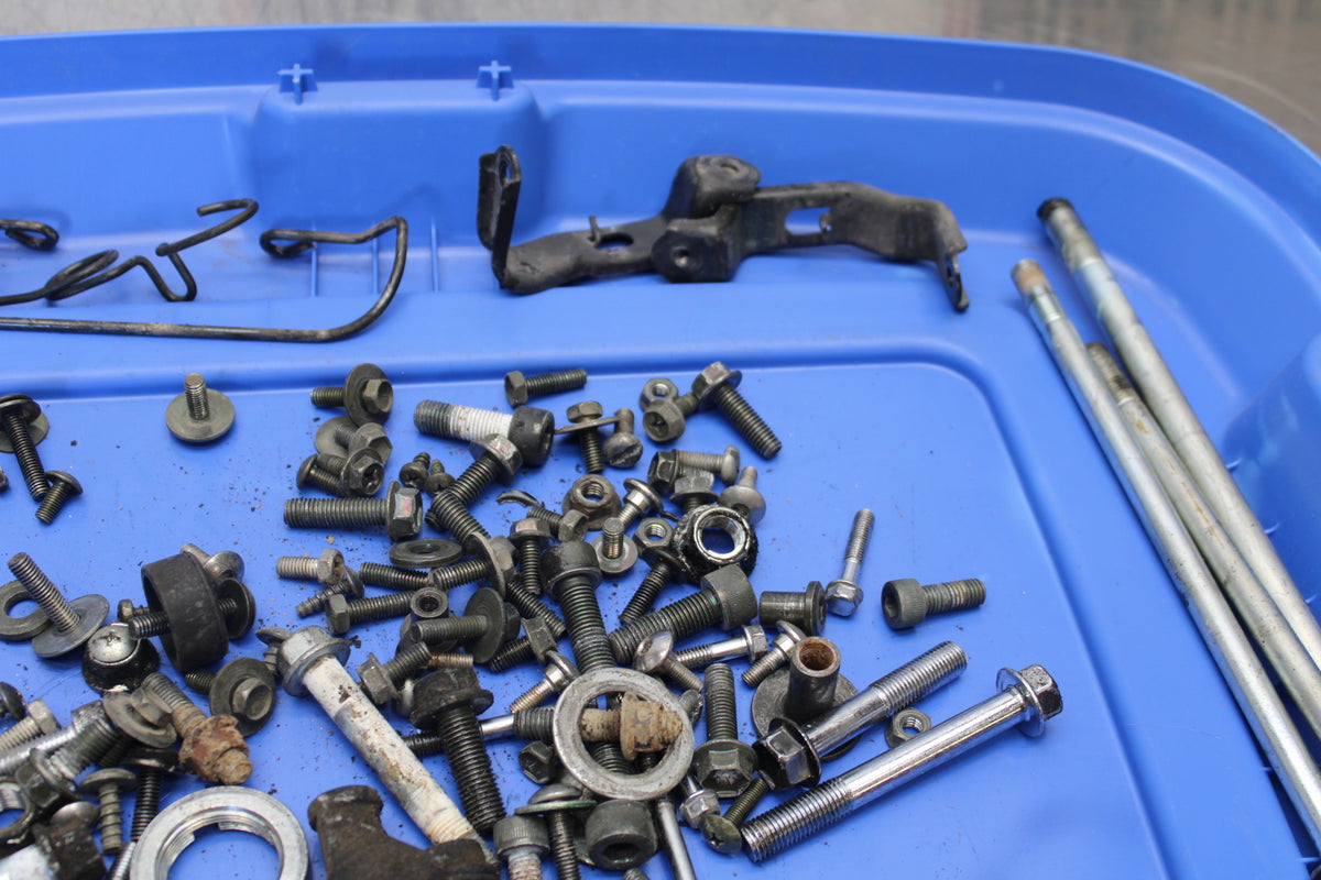 00 SUZUKI SV650 MOUNTING BOLTS HARDWARE MOTOR SCREWS BB156