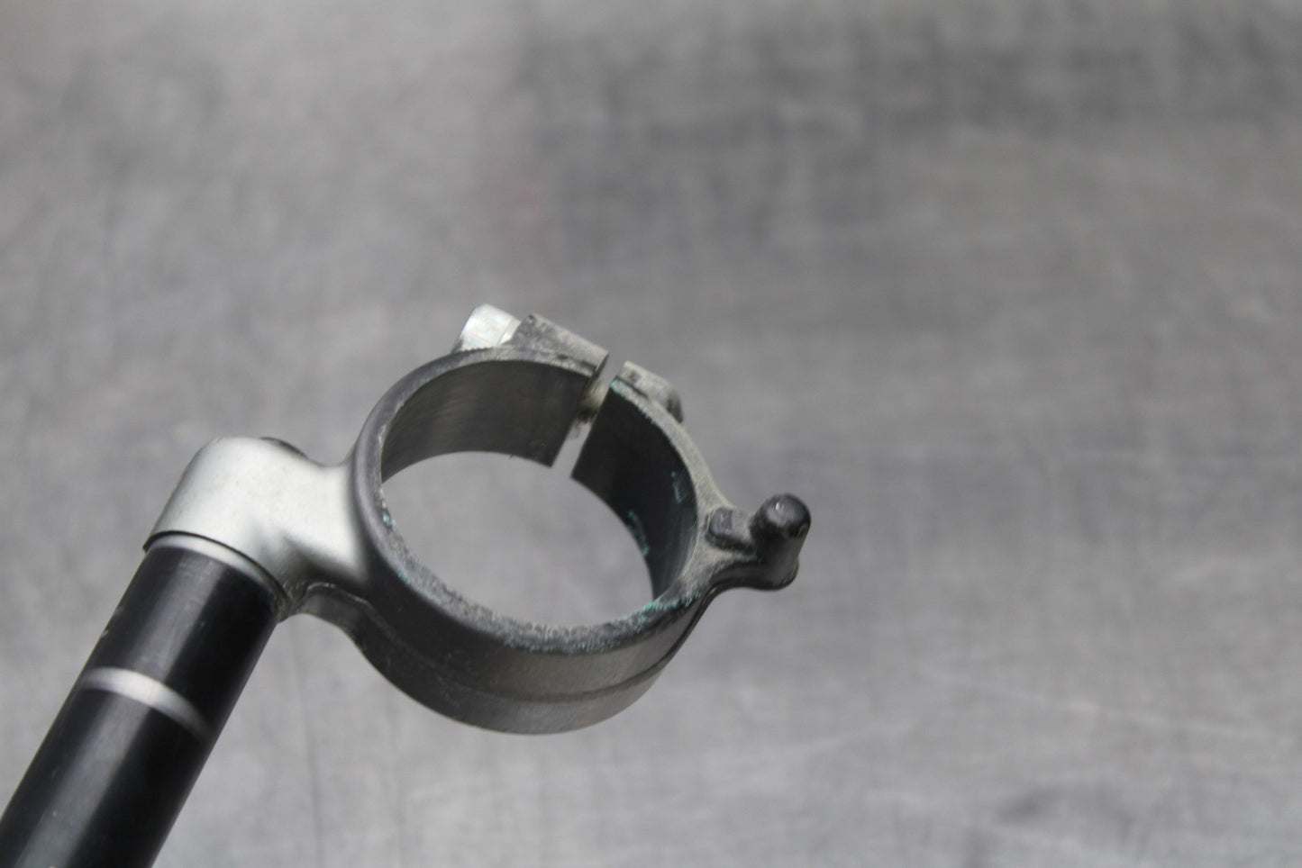 11-22 SUZUKI GSXR 600  LEFT CLIP ON HANDLEBAR BB193