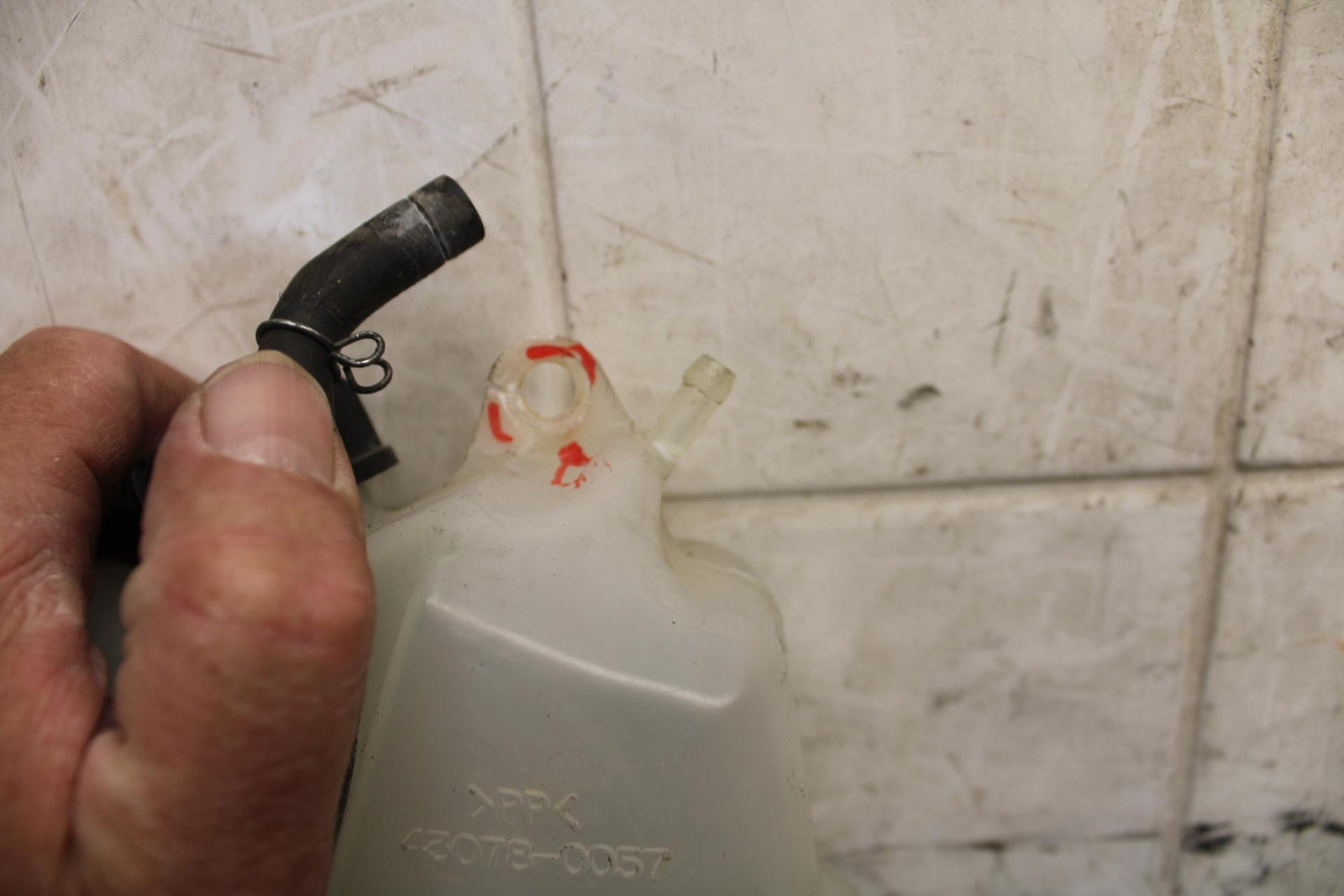 2012 Kawasaki Ninja ZX6R COOLANT WATER TANK RESERVOIR BOTTLE 43078-0057 BB529