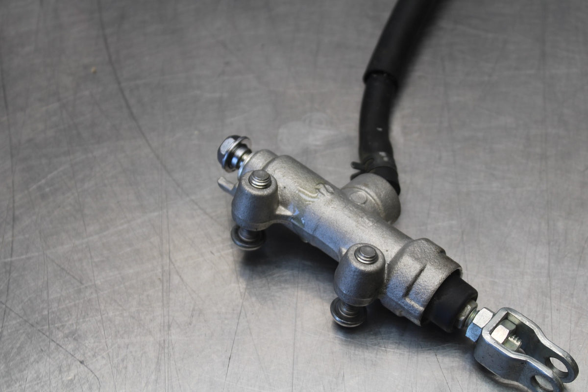 22 KAWASAKI NINJA 1000SX REAR BACK BRAKE MASTER CYLINDER W RESERVOIR BB780