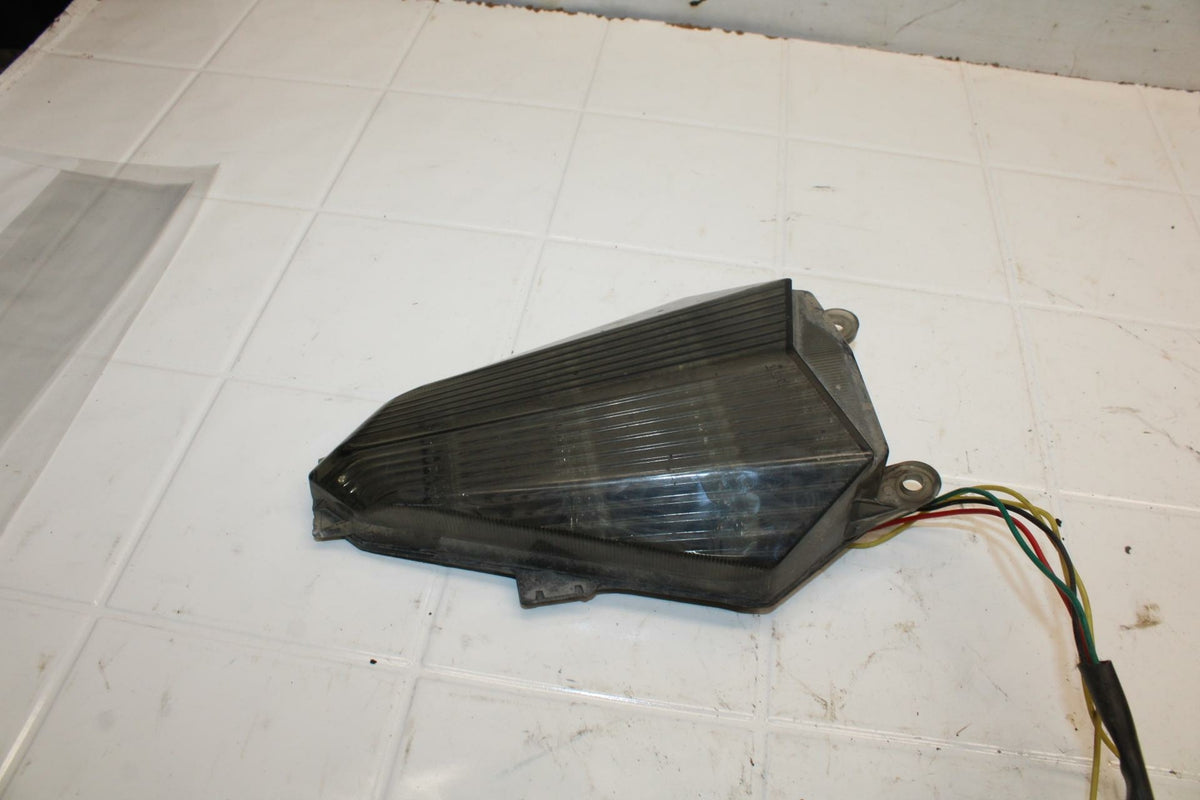08-16 YAMAHA YZF R6 REAR TAIL TAILLIGHT BACK BRAKE LIGHT BB406