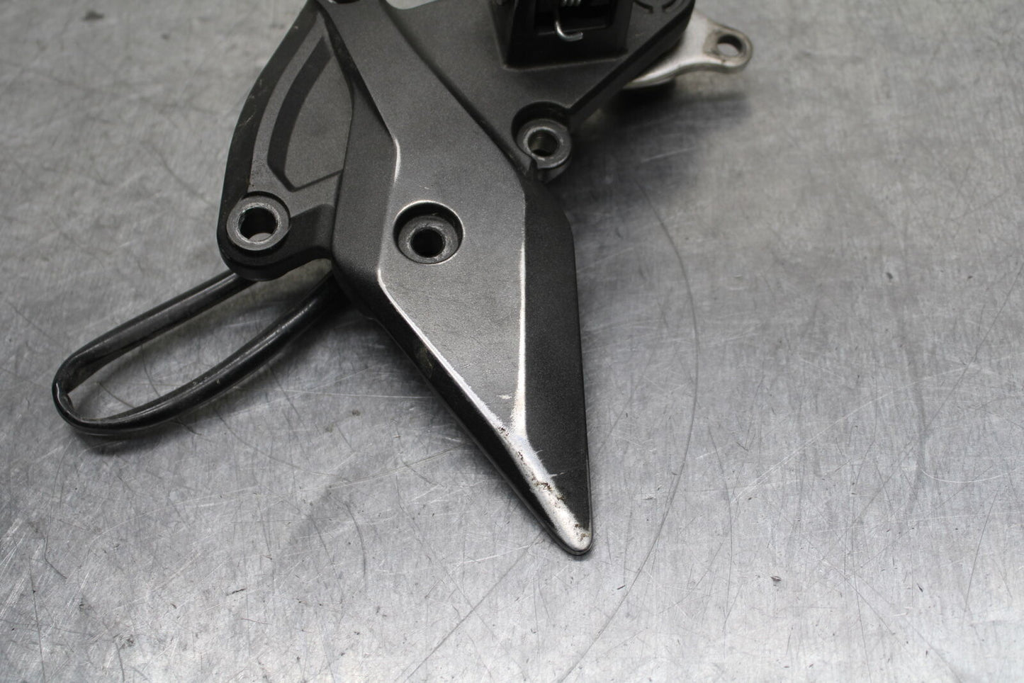 12-13 KAWASAKI Z1000 RIGHT REARSET REAR SET DRIVER FOOT PEG REST STOP BB743