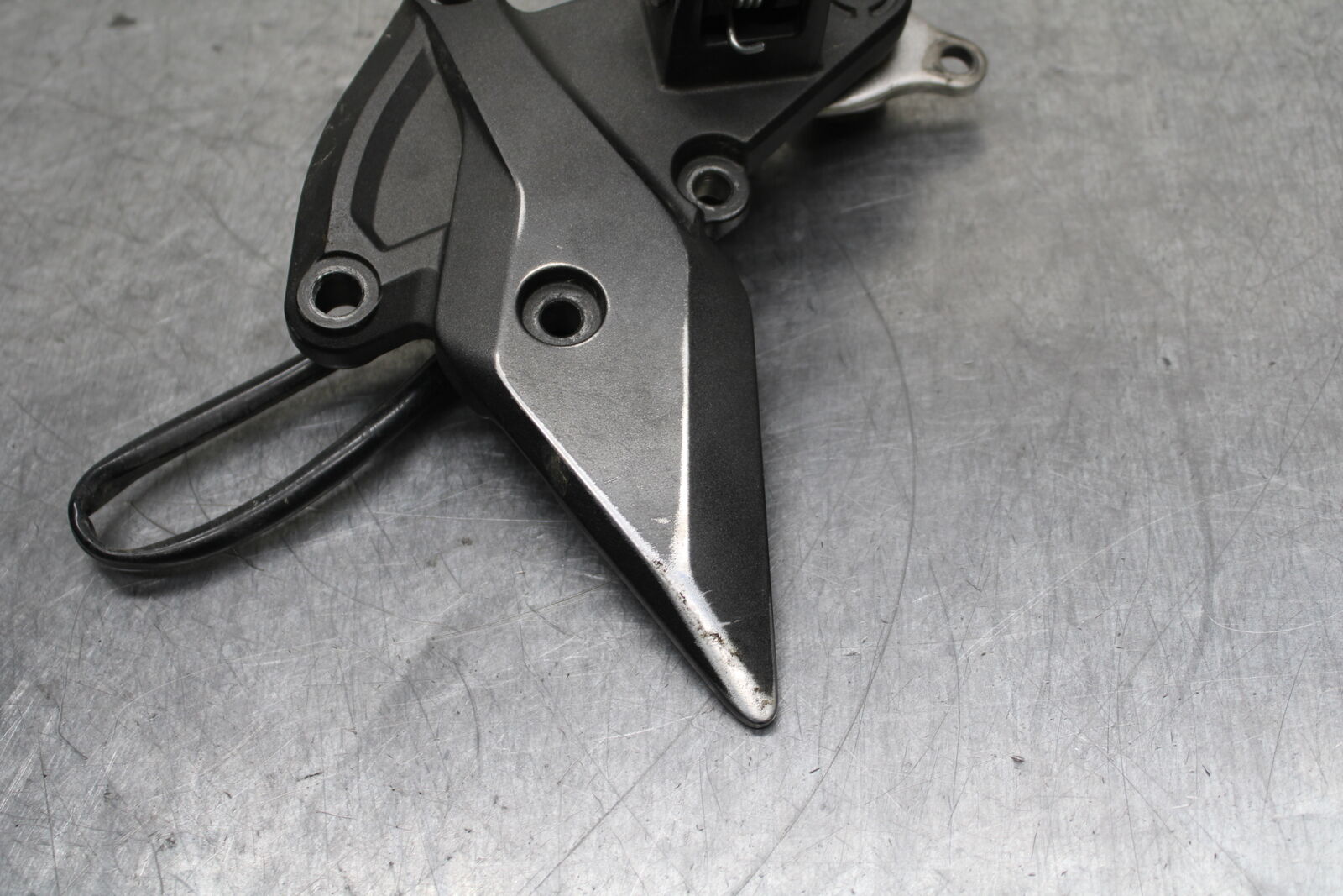 12-13 KAWASAKI Z1000 RIGHT REARSET REAR SET DRIVER FOOT PEG REST STOP BB743