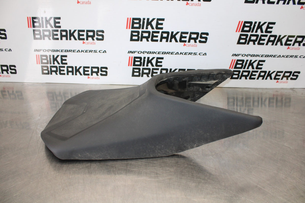 17-22 KTM 390 DUKE FRONT DRIVERS SEAT PAD SADDLE PILLION BB180
