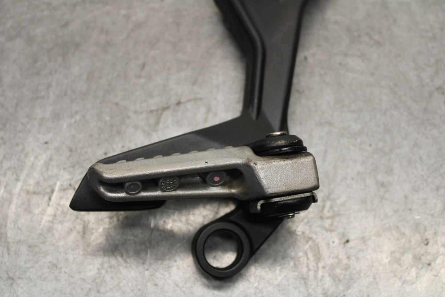 18-23 KAWASAKI NINJA 400 REAR BACK PASSENGER PEG SET PAIR  BB660