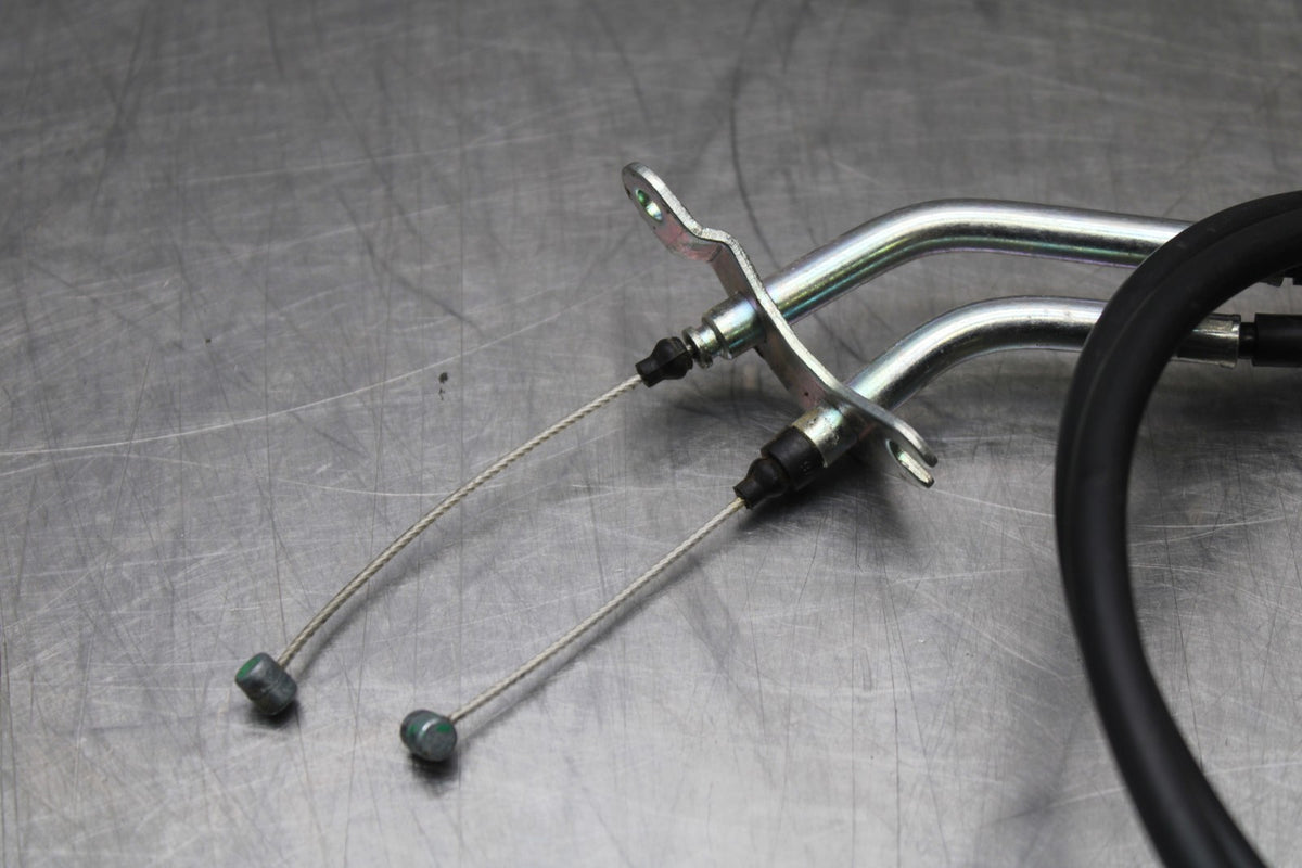 23 YAMAHA YZF R3 THROTTLE CABLES LINES BB806
