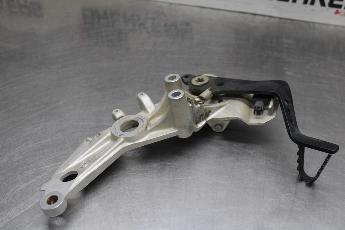 19 BMW F750GS RIGHT REARSET REAR SET DRIVER FOOT PEG REST STOP BB938