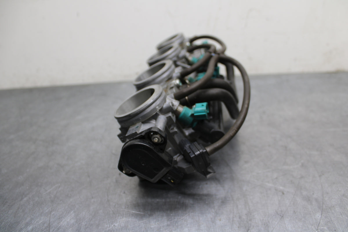 10-11 HONDA CBR1000RR MAIN FUEL INJECTORS / THROTTLE BODIES BB128