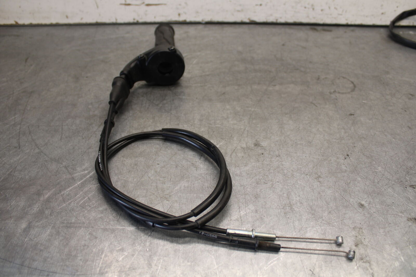 13-18 KAWASAKI NINJA ZX6R THROTTLE CABLE LINE HOUSING GUIDE BB682