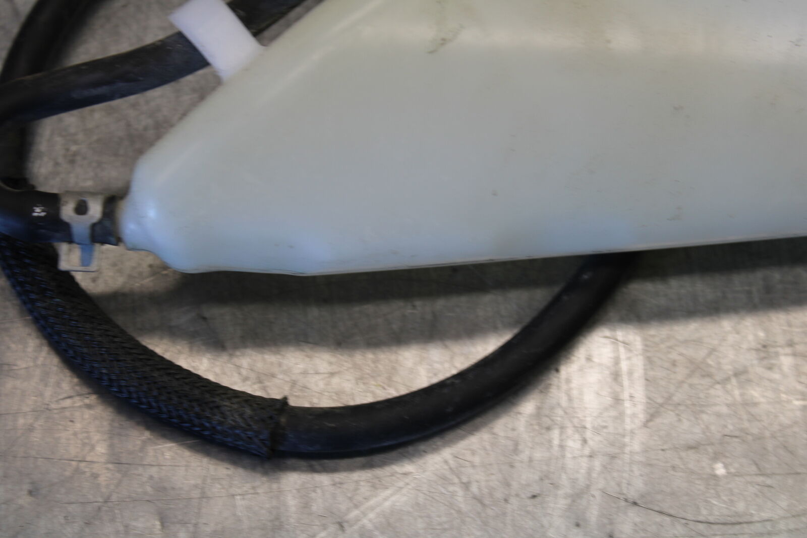11-24 SUZUKI GSXR750 COOLANT WATER TANK RESERVOIR BOTTLE BB687