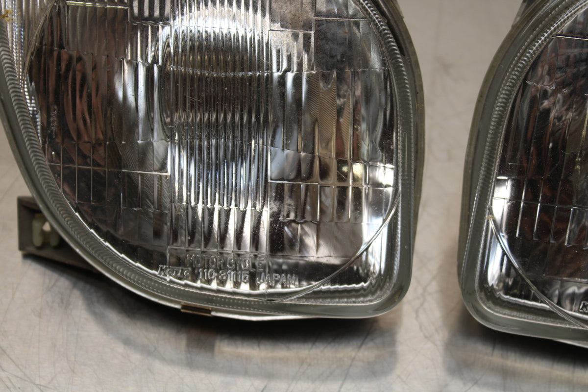 96 YAMAHA YZF750R FRONT HEADLIGHT HEAD LIGHT LAMP BB137