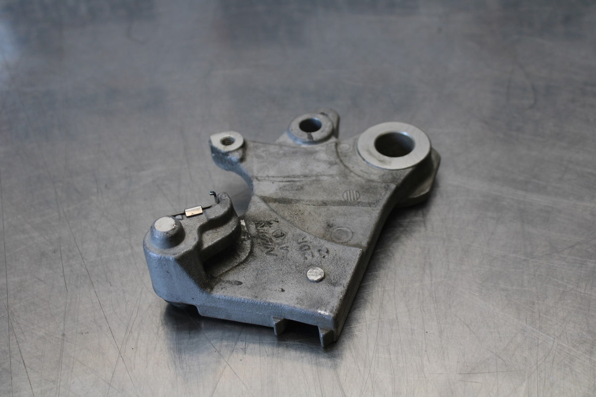 22-25 YAMAHA YZF R7 REAR BRAKE CALIPER HANGER BACK MOUNTING BRACKET BB176