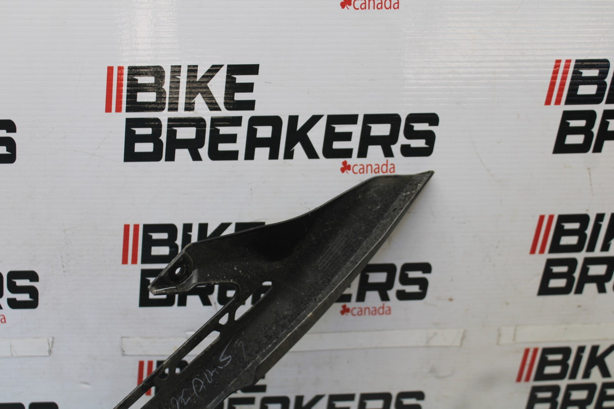 25 KAWASAKI Z900 REAR BACK DRIVE CHAIN GUARD COVER SHIELD BB928