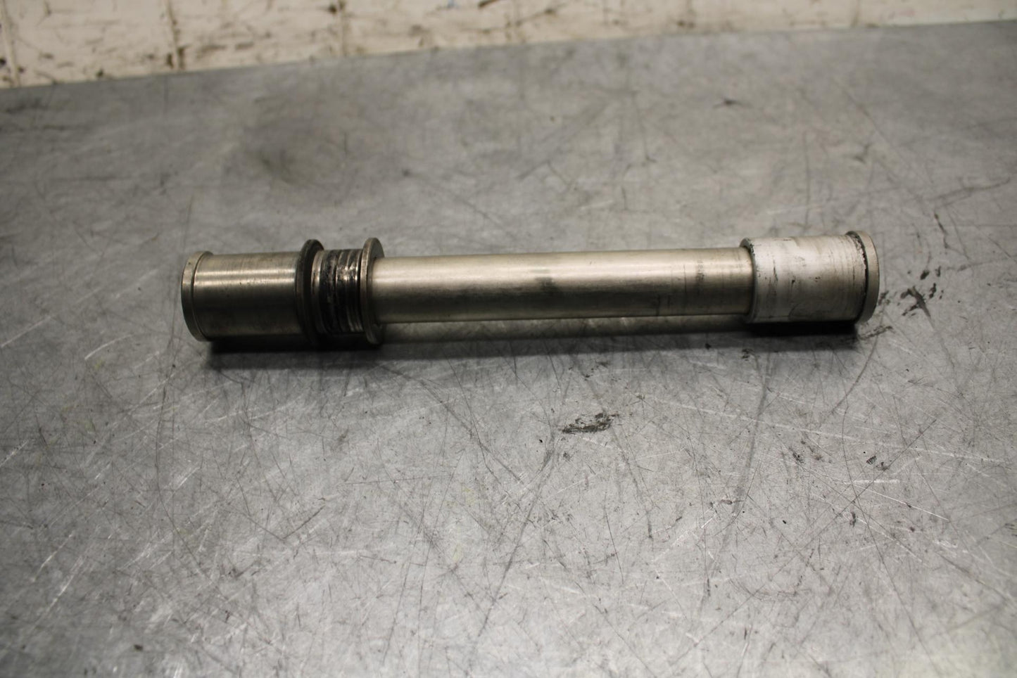 2009 Kawasaki Ninja ZX6R ZX600R FRONT WHEEL RIM AXLE PIVOT BOLT 41068-0034 BB548