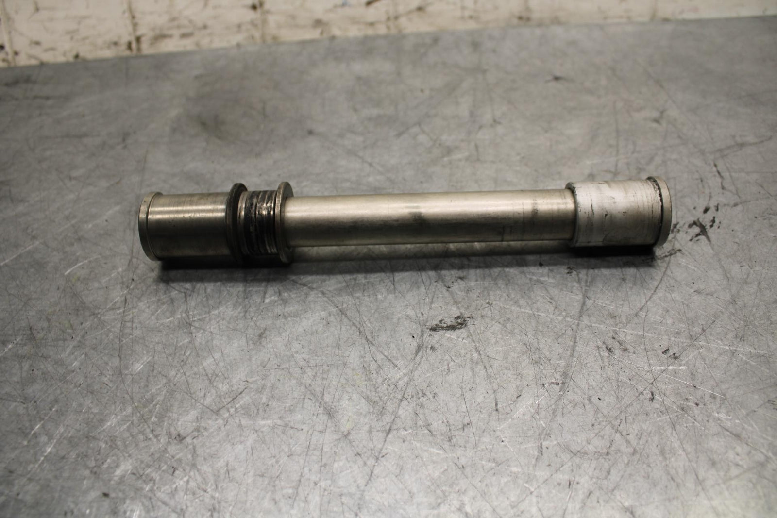 2009 Kawasaki Ninja ZX6R ZX600R FRONT WHEEL RIM AXLE PIVOT BOLT 41068-0034 BB548