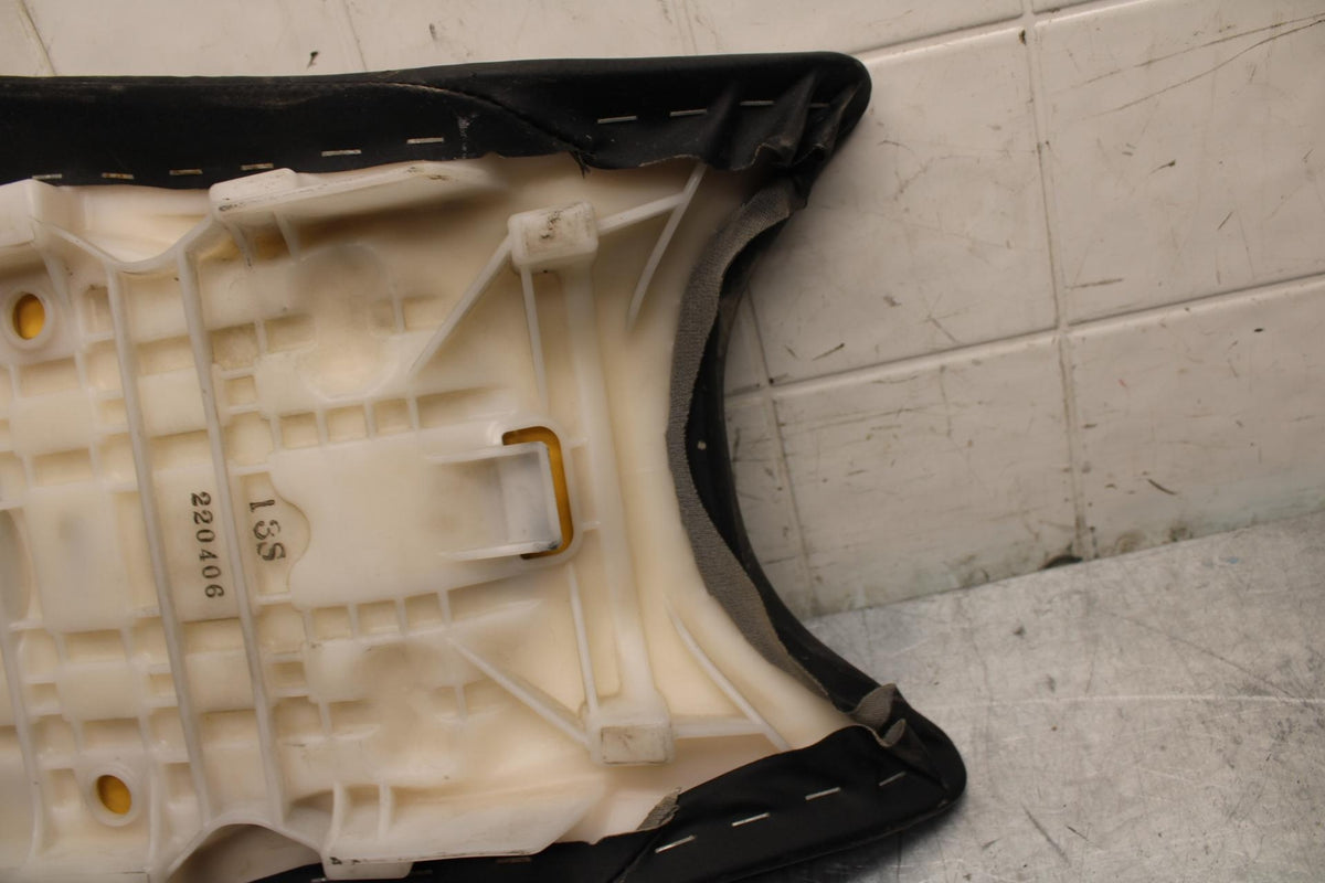 08-16 YAMAHA YZF R6 FRONT DRIVERS SEAT PAD SADDLE  BB465