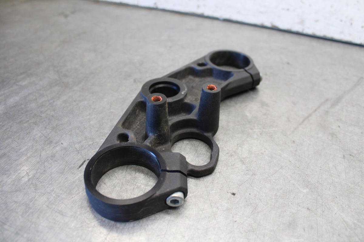 11-24 SUZUKI GSXR750 FORKS UPPER TRIPLE TREE CLAMP BB687
