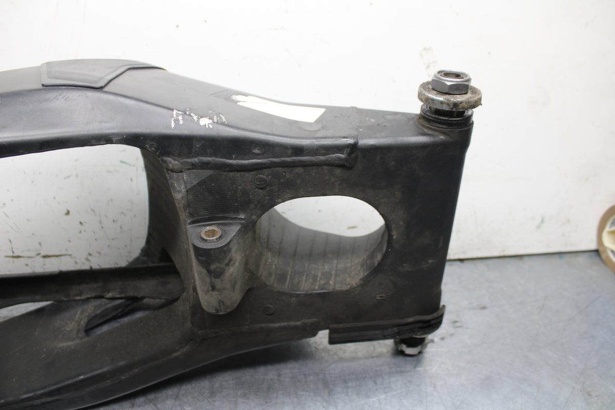 06 YAMAHA YZF R6 REAR SWINGARM BACK SUSPENSION SWING ARM BB716
