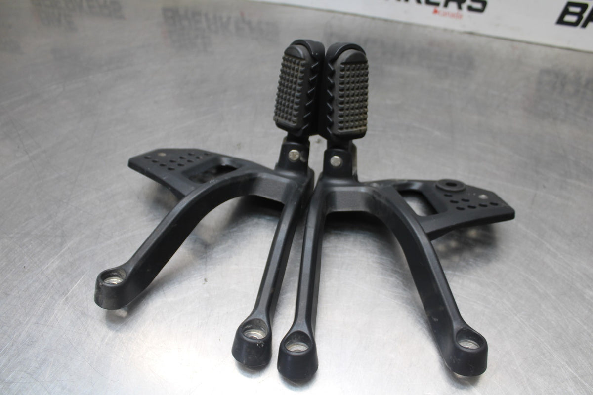 22 HARLEY-DAVIDSON PAN AMERICA 1250 REAR BACK PASSENGER PEG SET PAIR BB910