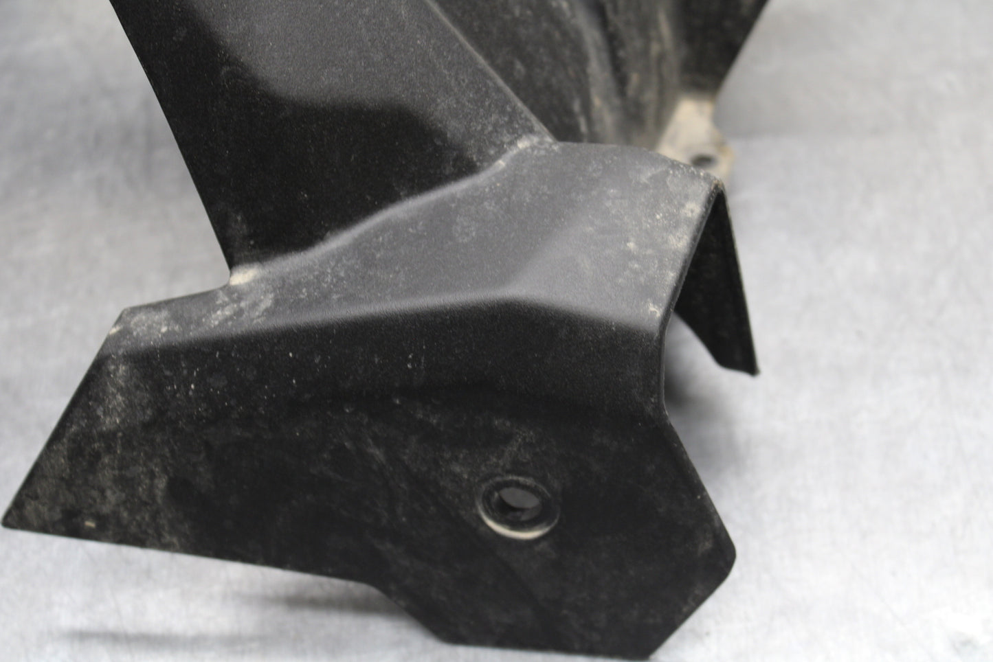 24 KAWASAKI NINJA 500 ABS REAR BACK WHEEL TIRE HUGGER FENDER BB730