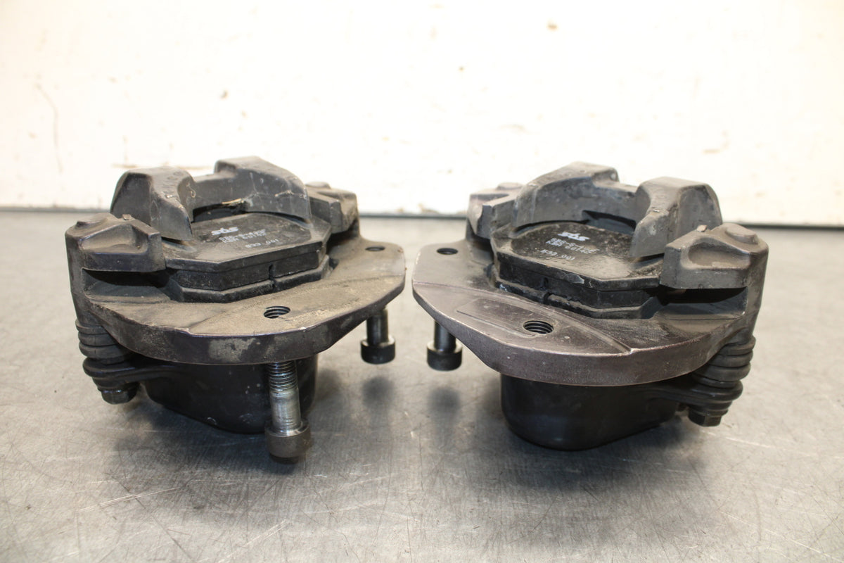 85-86 SUZUKI MADURA 1200 RIGHT LEFT FRONT BRAKE CALIPER SET PAIR CALIPERS  BB691
