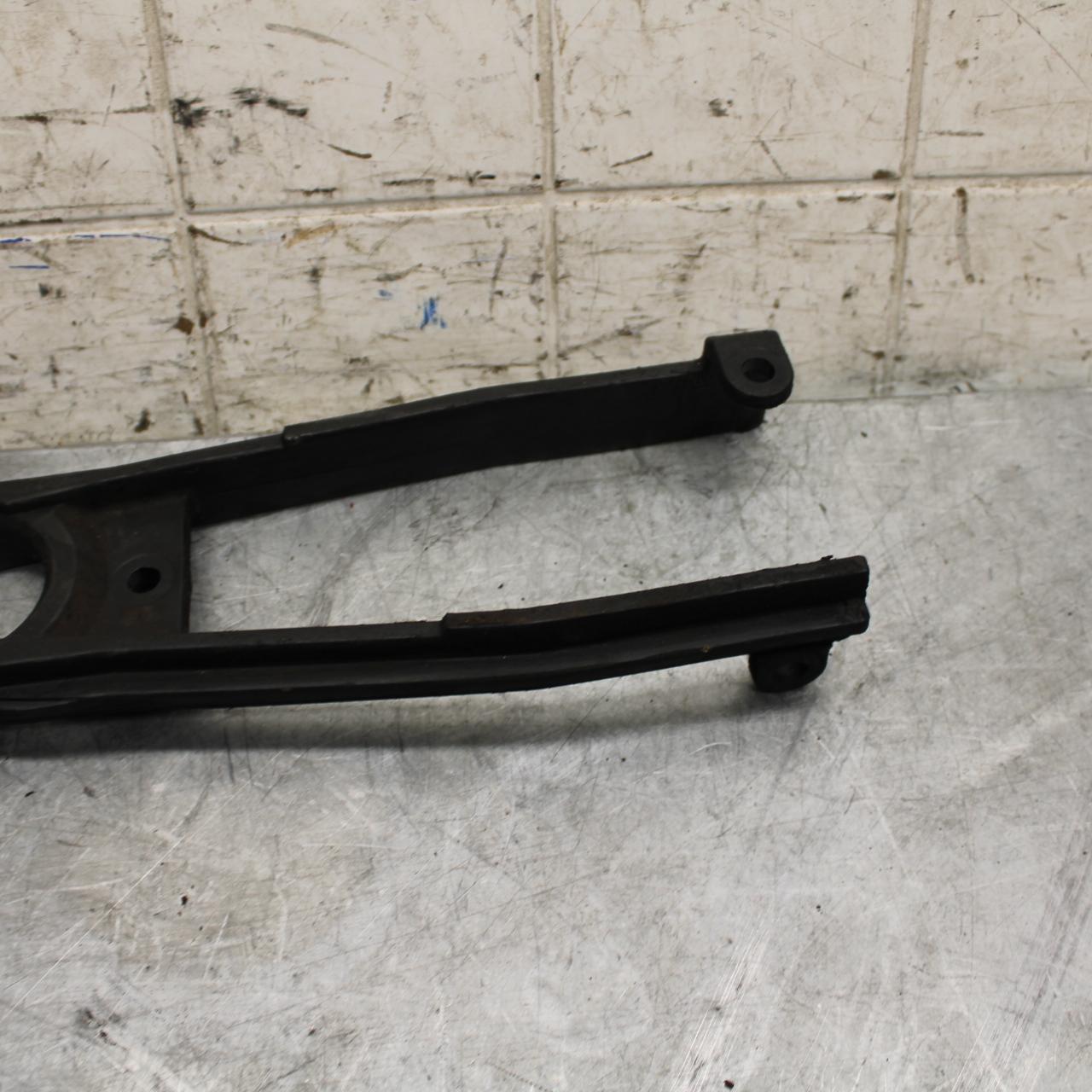2007 Suzuki GSXR750 SWINGARM CHAIN BUFFER SLIDER GUIDE 61273-01H00 BB546