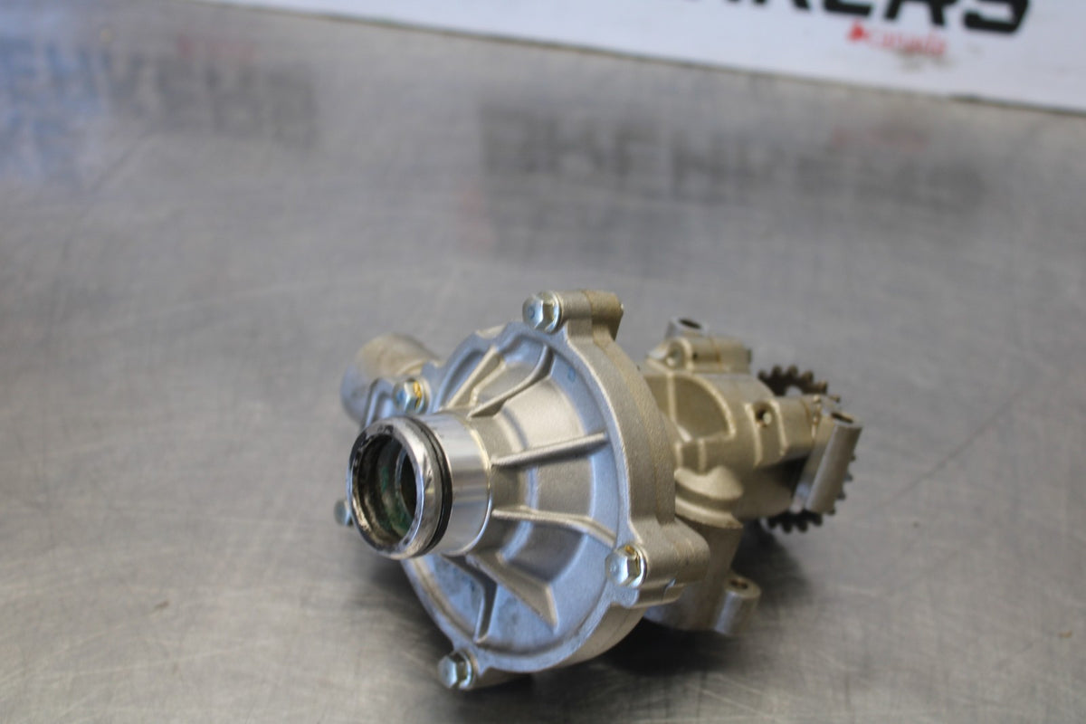 15 TRIUMPH TIGER 800 ENGINE MOTOR OIL PUMP BB873