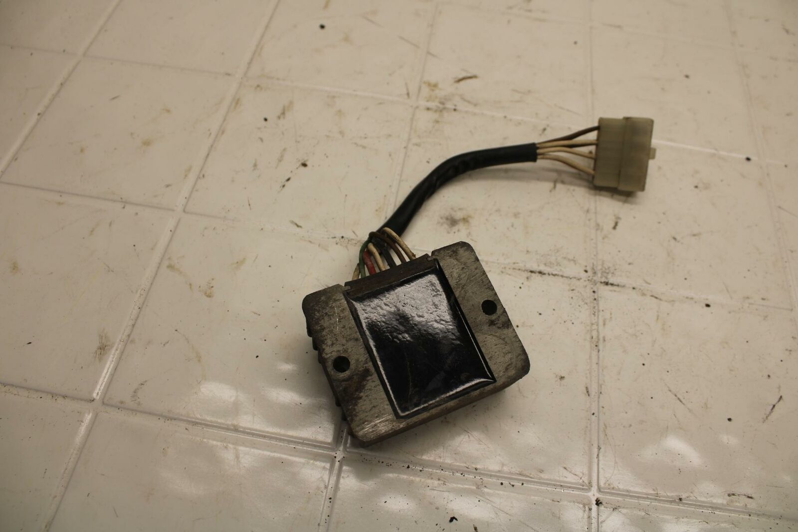80-83 YAMAHA MAXIM 650 XJ650 RECTIFIER VOLTAGE REGULATOR BB403
