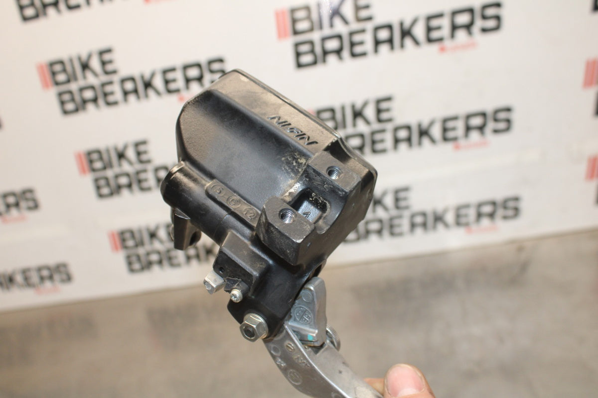 25 KAWASAKI Z900 FRONT BRAKE MASTER CYLINDER w/ LEVER BB928