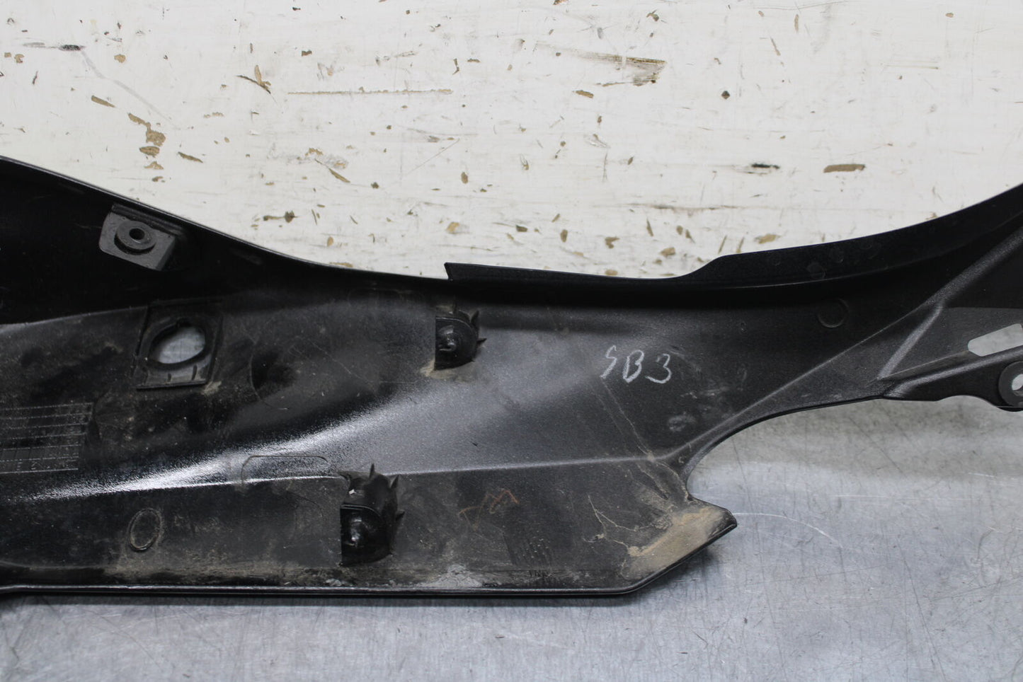 19-22 KAWASAKI Z400 LEFT REAR BACK TAIL FAIRING COWL SHROUD BB738