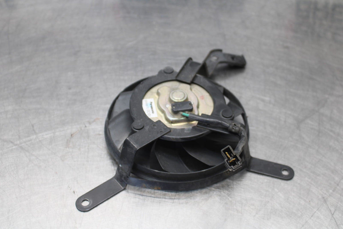 12 TRIUMPH STREET TRIPLE R ENGINE RADIATOR COOLING FAN BB914