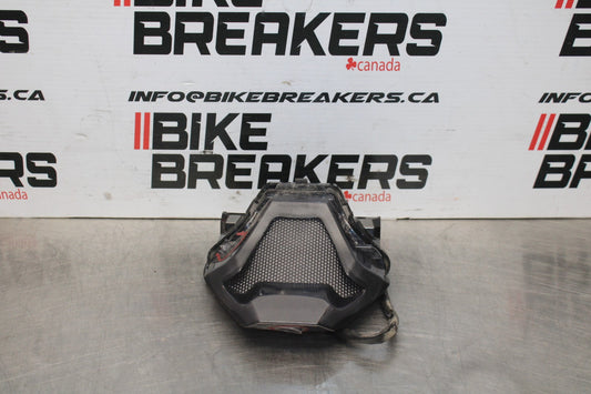 23 YAMAHA YZF R3 TST REAR TAIL TAILLIGHT BACK BRAKE LIGHT BB806