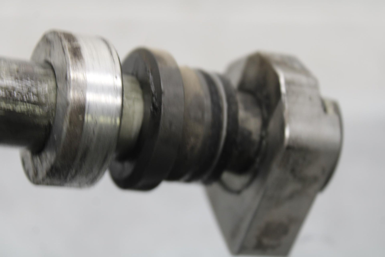 2009 Triumph Daytona 675 REAR AXLE BACK WHEEL RIM PIVOT BOLT AXEL  BB584