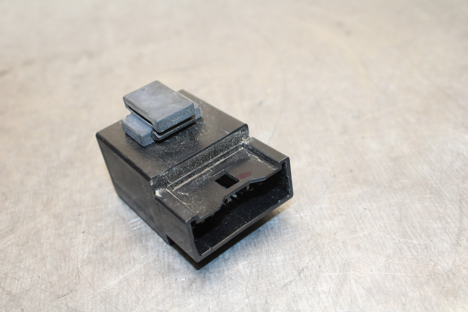 08-16 YAMAHA YZF R6 RELAY ASSEMBLY FUSE BOX BB131