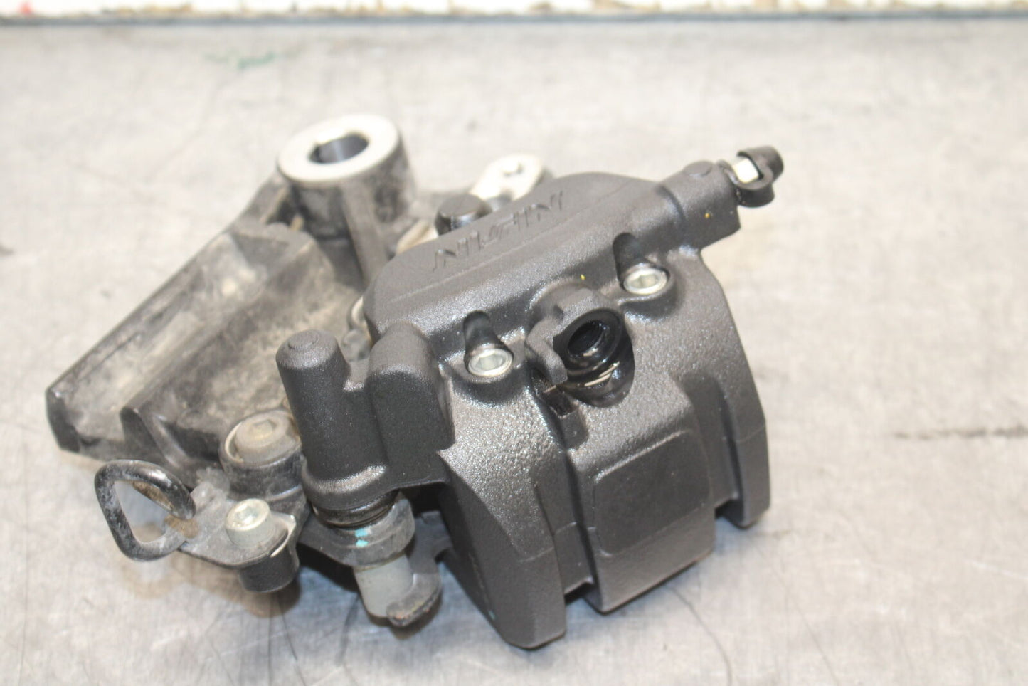 18-23 KAWASAKI NINJA 400 EX400 ABS REAR BACK BRAKE CALIPER W MOUNT BRACKET BB747