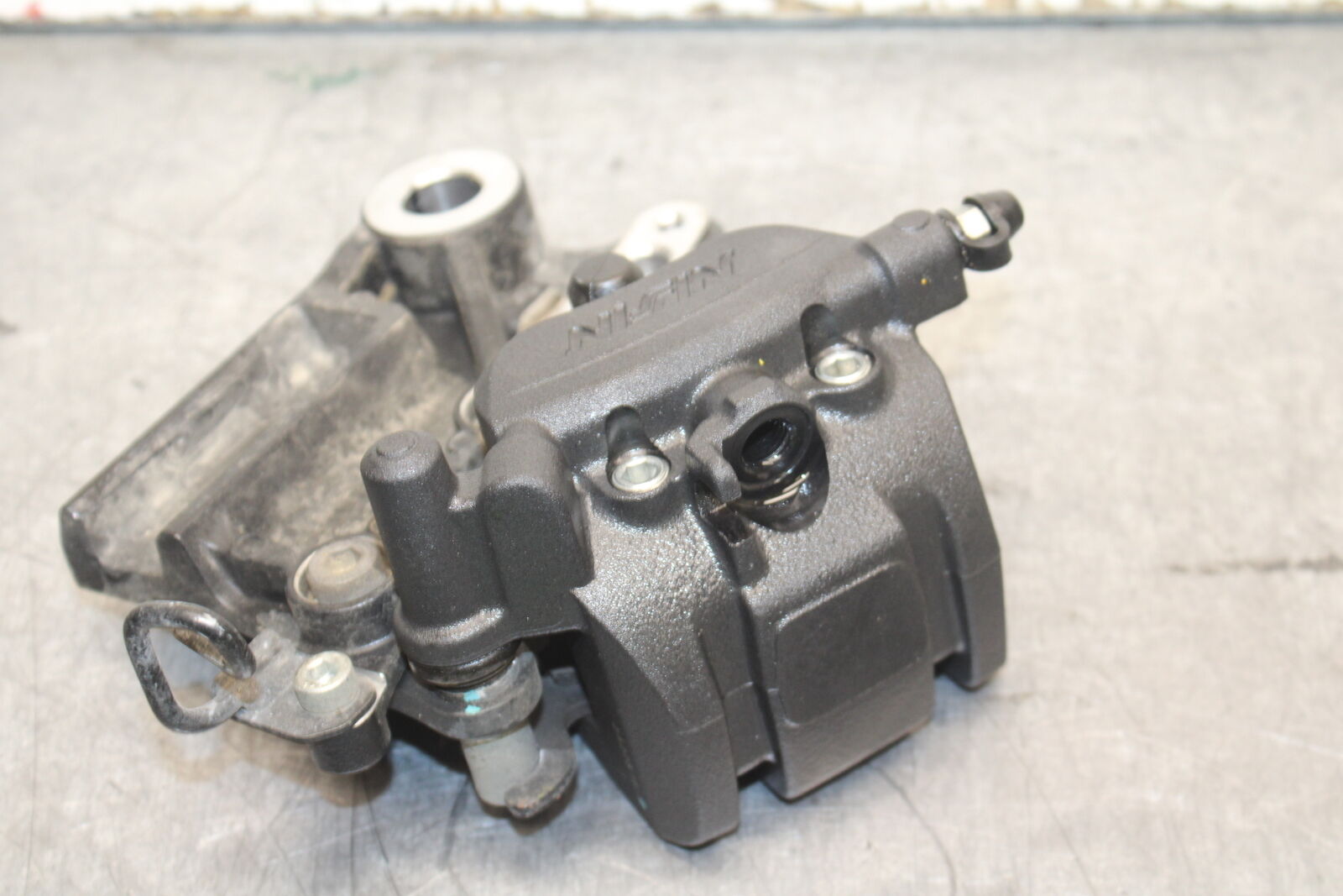 18-23 KAWASAKI NINJA 400 EX400 ABS REAR BACK BRAKE CALIPER W MOUNT BRACKET BB747