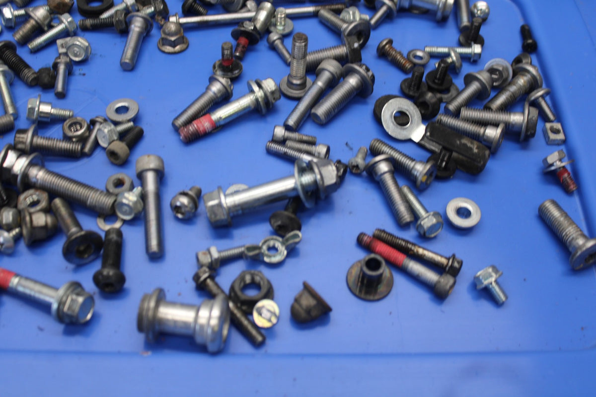 23 KAWASAKI Z900RS MOUNTING BOLTS HARDWARE SCREWS BB935