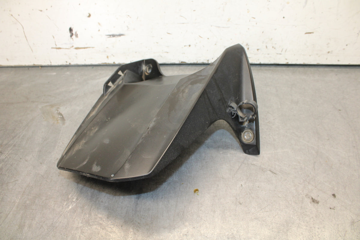 04-06 YAMAHA YZF R1 REAR BACK WHEEL TIRE HUGGER FENDER 5VY-21650-00-00 BB659