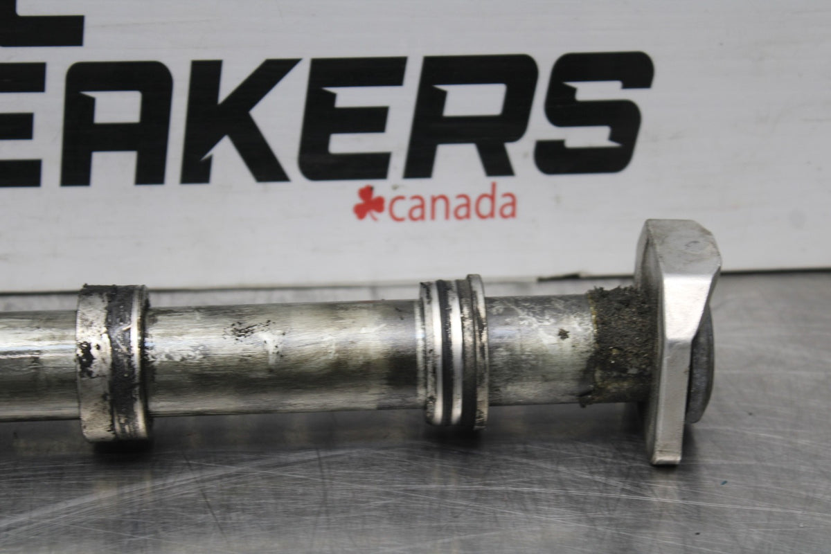 05-06 SUZUKI GSXR1000 REAR AXLE BACK WHEEL RIM PIVOT BOLT AXEL BB857