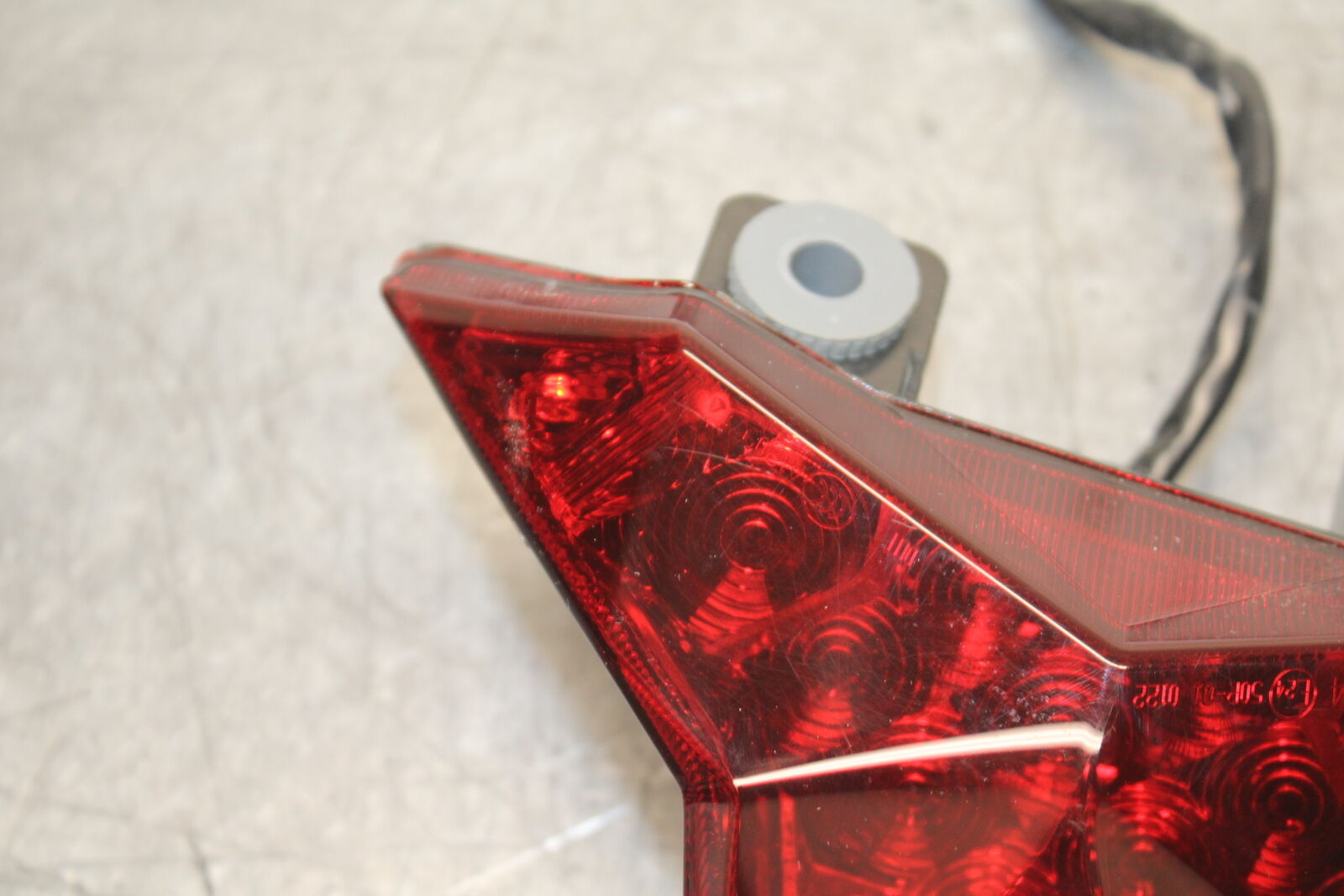 18-23 KAWASAKI NINJA 400 EX400 ABS REAR TAIL TAILLIGHT BACK BRAKE LIGHT BB747