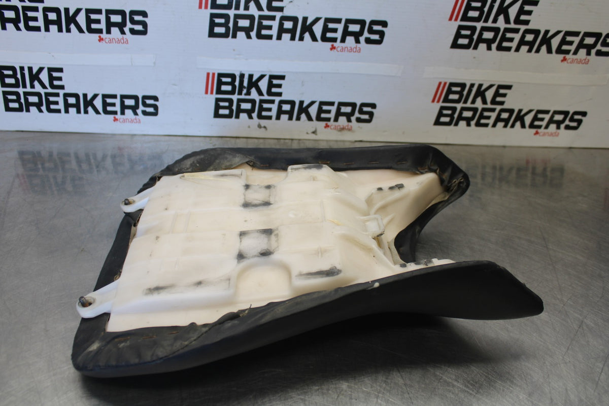 03-04 YAMAHA YZF R6 FRONT DRIVERS SEAT PAD SADDLE PILLION BB890