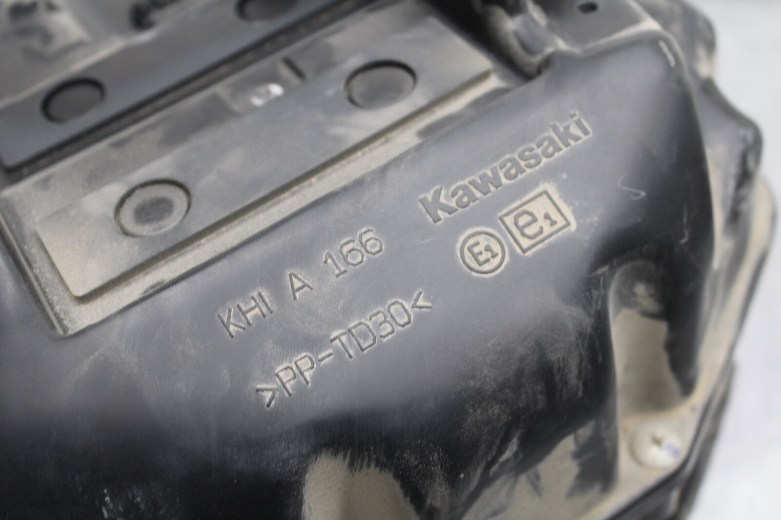 16-17 KAWASAKI VULCAN S 650 EN650 ABS AIRBOX AIR INTAKE FILTER BOX BB731